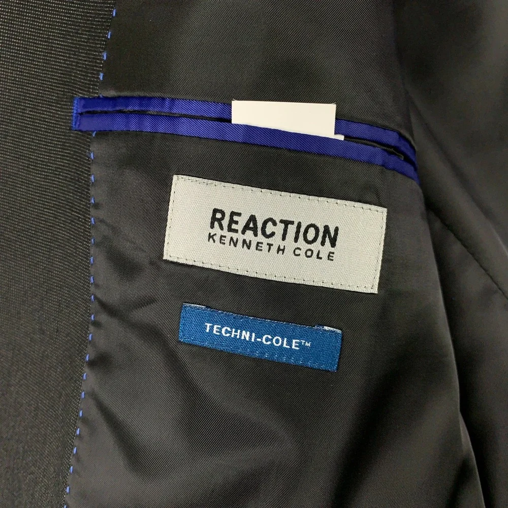Kenneth Cole Reaction Techni-Cole 2 Piece Suit 42R Charcoal Stretch Pants 34x30